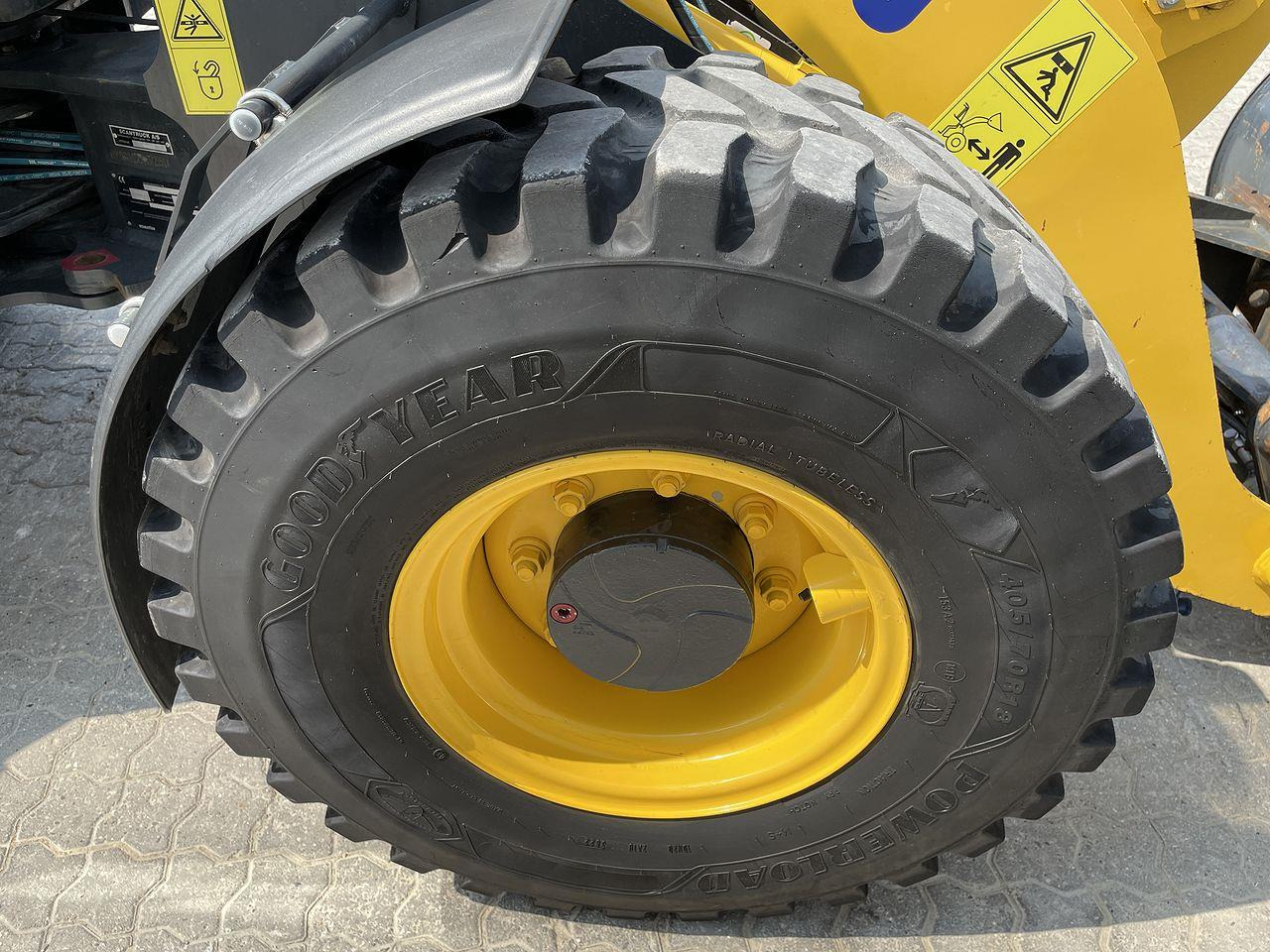 Minilastare Komatsu WA70M-8EO
