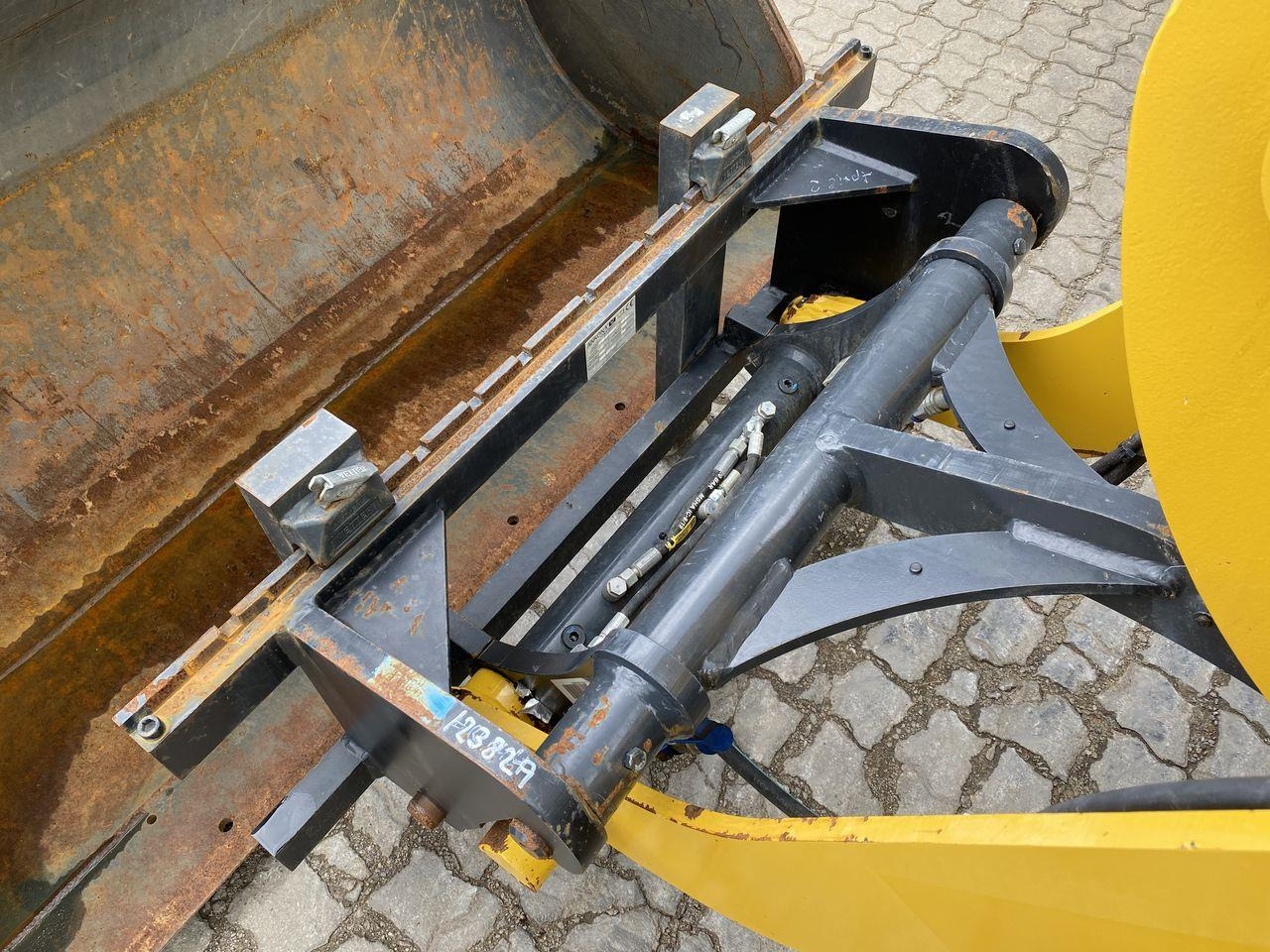 Minilastare Komatsu WA70M-8EO