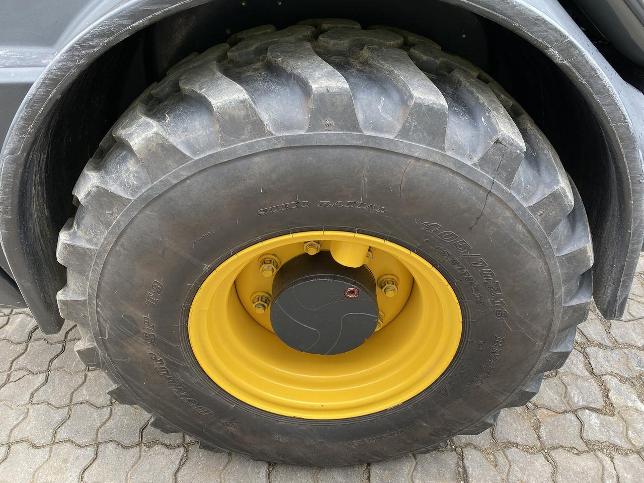 Minilastare Komatsu WA70M-8EO