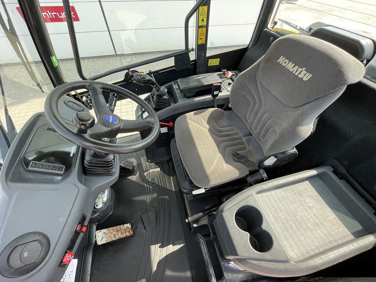 Minilastare Komatsu WA70M-8EO
