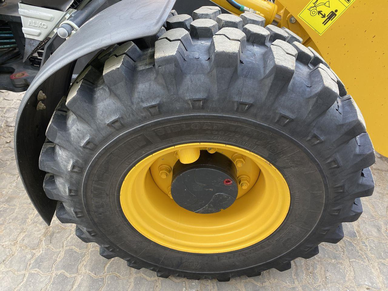 Minilastare Komatsu WA70M-8EO
