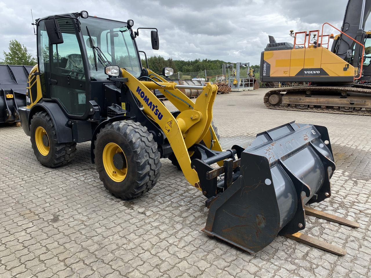 Minilastare Komatsu WA70M-8EO
