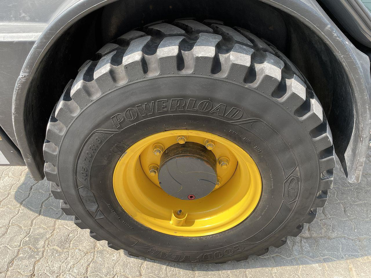 Minilastare Komatsu WA70M-8EO