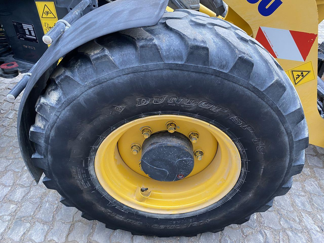 Minilastare Komatsu WA80M-8EO
