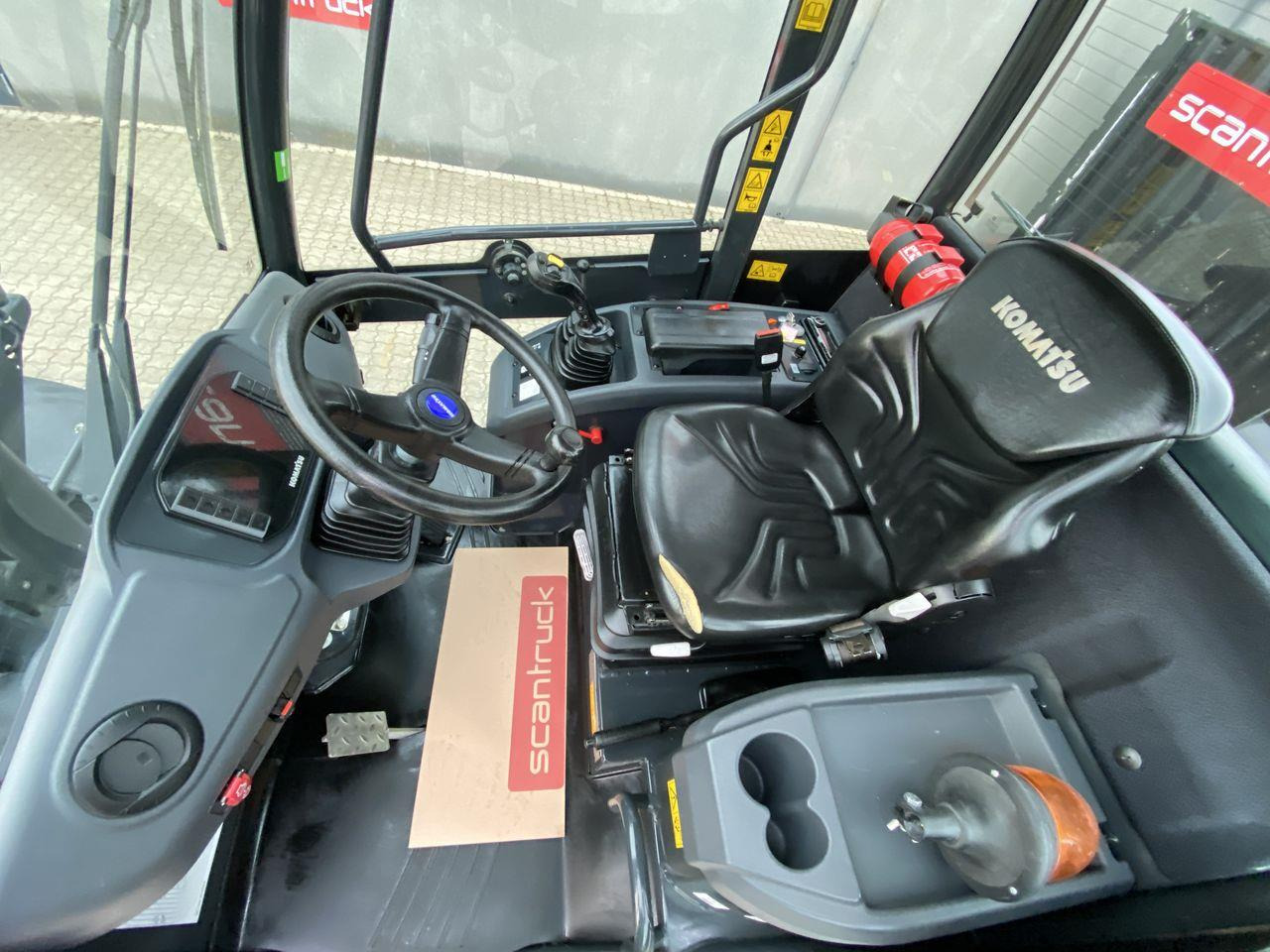 Minilastare Komatsu WA80M-8EO