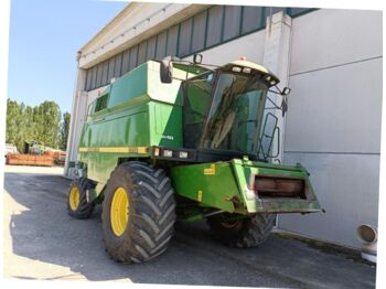 Skördetröska John Deere 2258