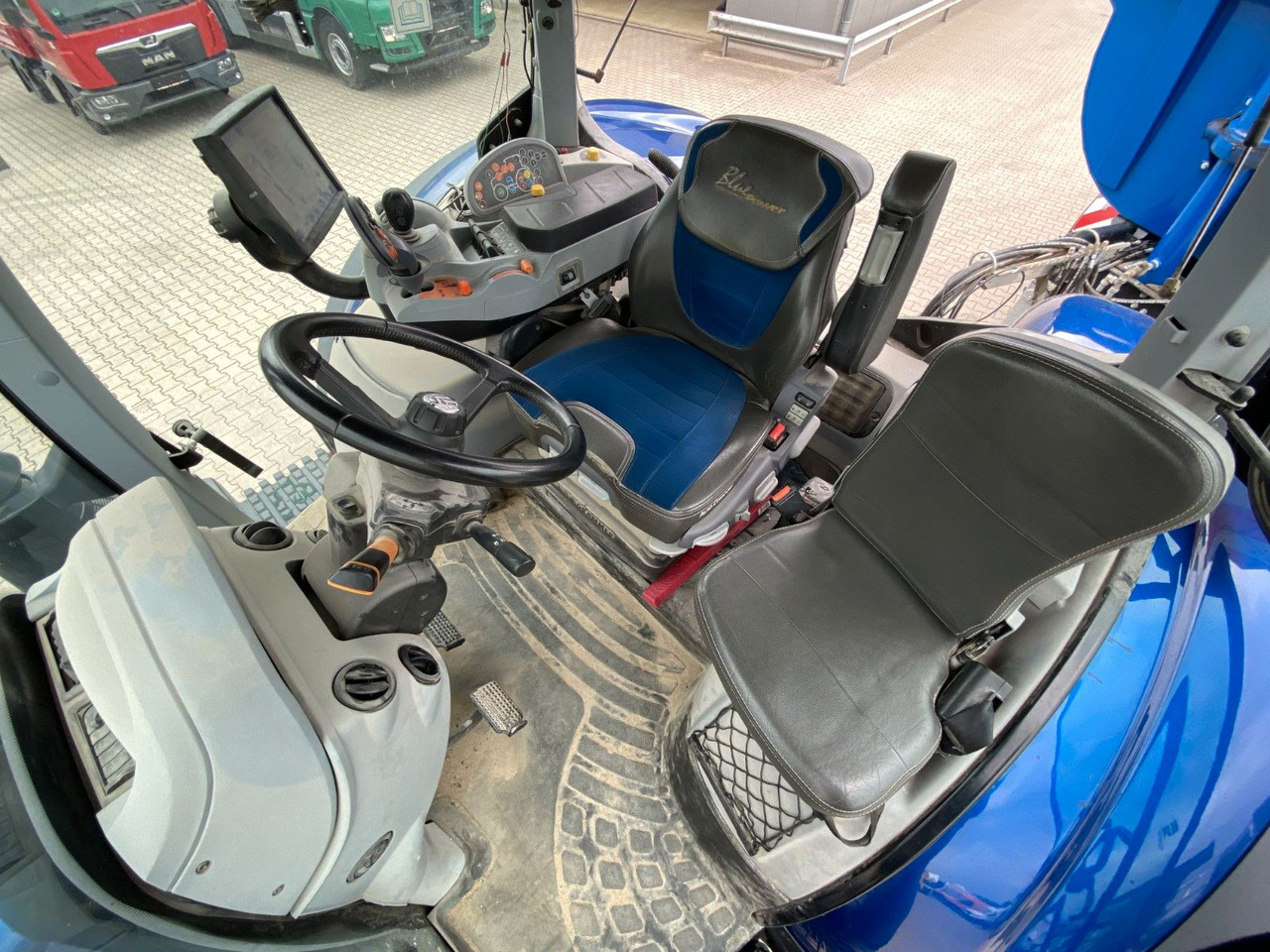 Traktor New Holland T7.315 AC 4x4 | Fronthydraulik*LoadSensing*Klima
