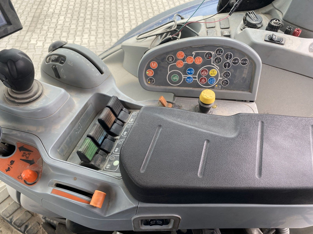 Traktor New Holland T7.315 AC 4x4 | Fronthydraulik*LoadSensing*Klima