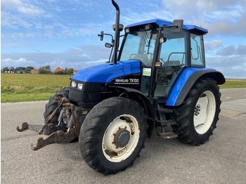 Traktor New Holland TS100