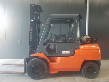 Gaffeltruck Toyota 02-7FG50