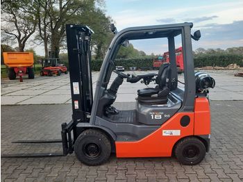 Gaffeltruck Toyota 02-8FGF15