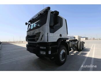 IVECO Trakker Chassis w/ Sleeping - chassi lastbil