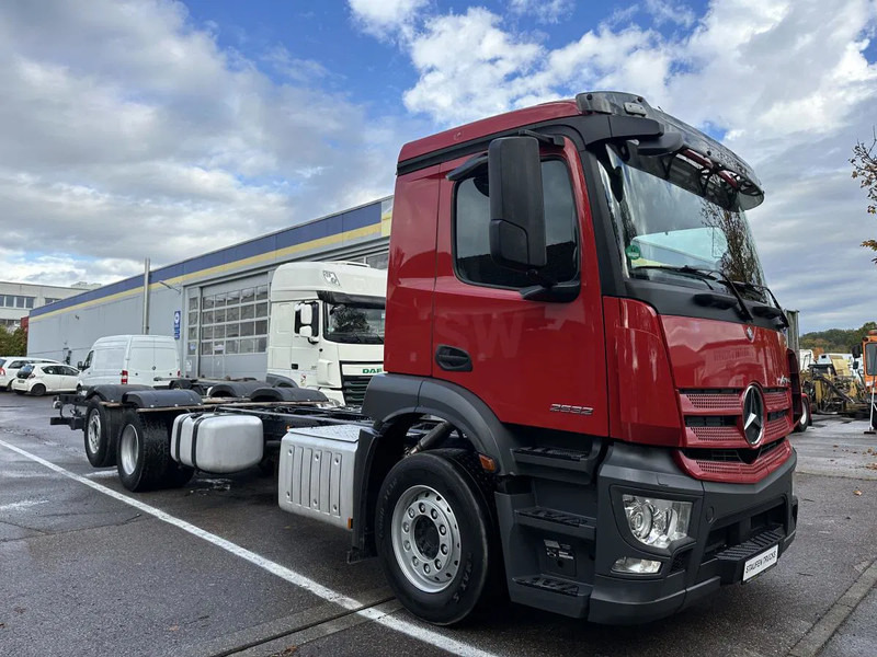 Chassi lastbil Mercedes-Benz 2532 LL 6x2 LANGES Fahrgestell Intarder Lenkachse