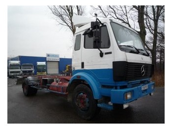 Mercedes-Benz 1733 - Containerbil/ Växelflak lastbil