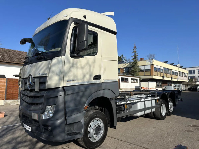 Containerbil/ Växelflak lastbil Mercedes-Benz Actros 2542 LL BDF Standard 6x2 LBW