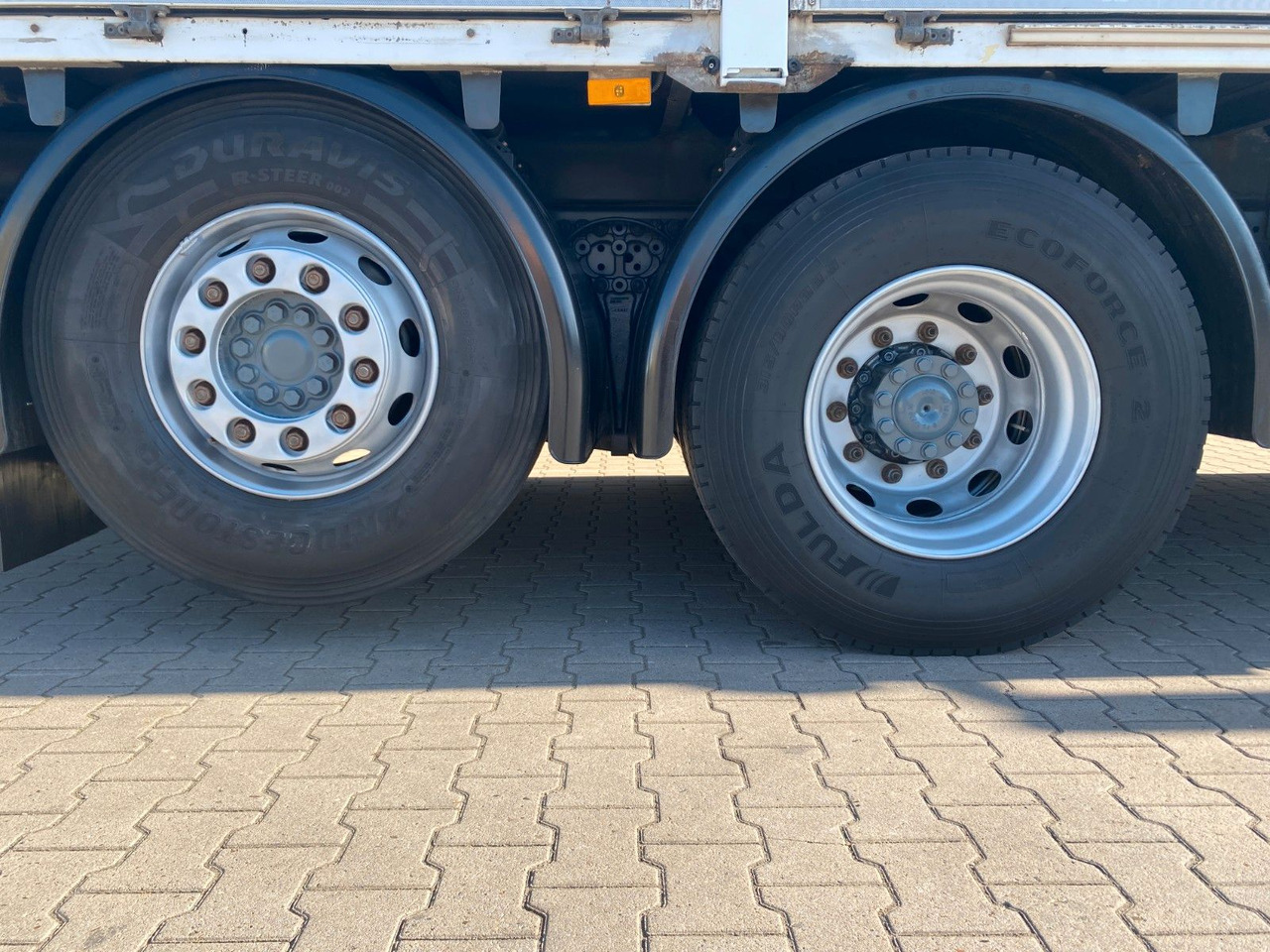 Flakbil Mercedes-Benz Antos 2533 6x2 | X-HIDUO 188/ES-3*AHK*5+6.Kreis