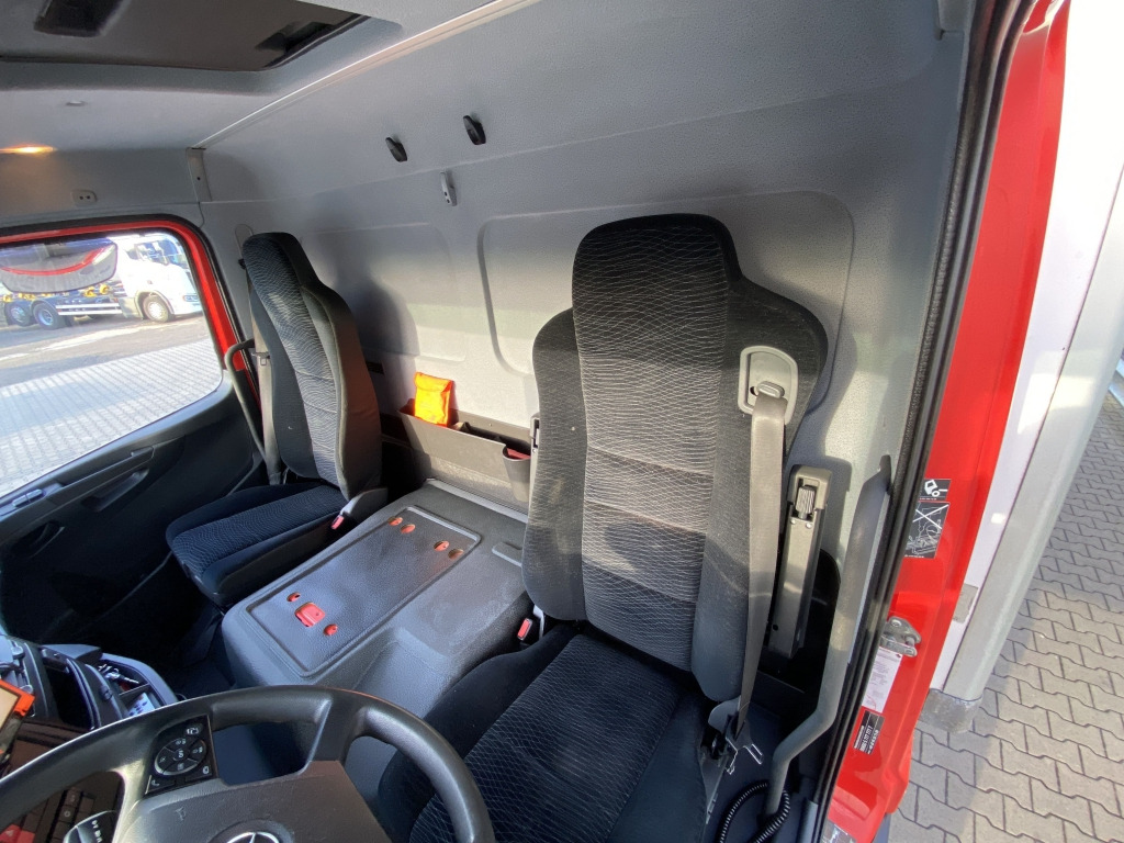 Kylbil lastbil Mercedes-Benz 1218 L / Dhollandia LBW