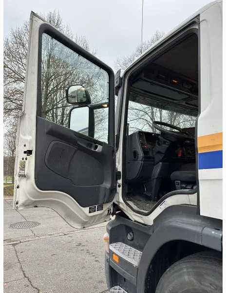 Kylbil lastbil Scania P230 Fleisch Rohrbahnen