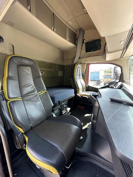 Kylbil lastbil Volvo FH16 550 XL 8x2 Tief Kühlkoffer ThermoKing LBW