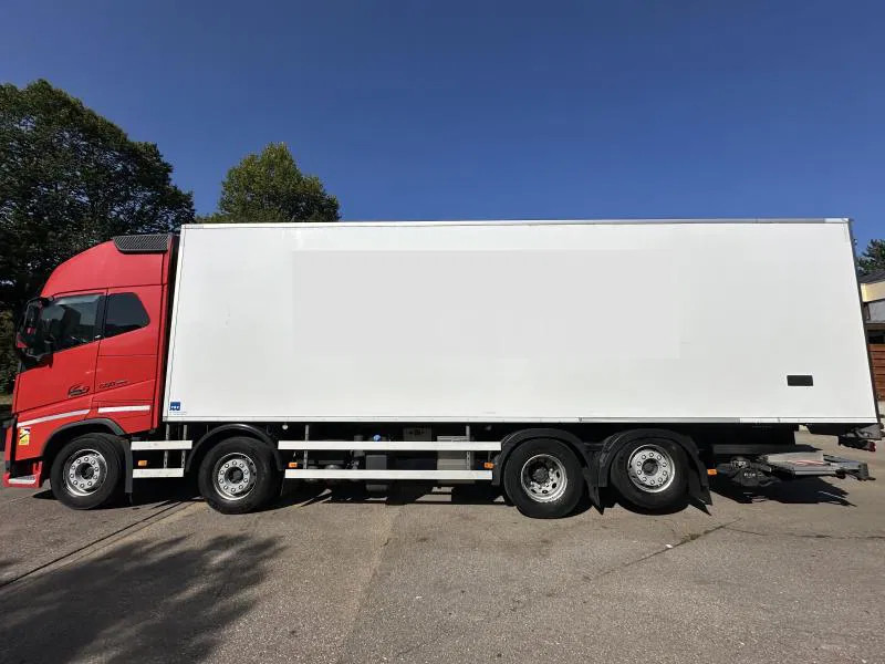 Kylbil lastbil Volvo FH 16 550XL*8x2*Tief Kühlkoffer*ThermoKing*LBW