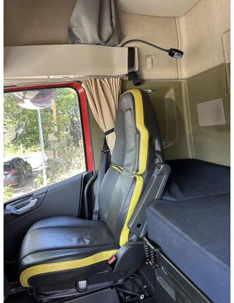 Kylbil lastbil Volvo FH 16 550XL*8x2*Tief Kühlkoffer*ThermoKing*LBW