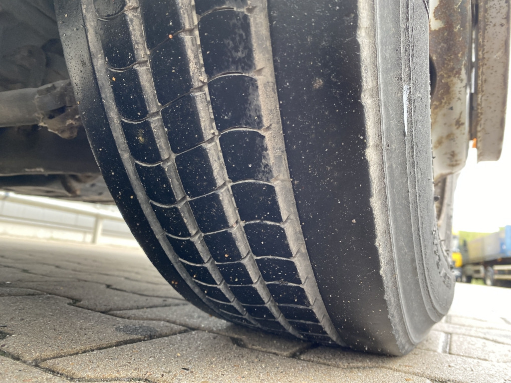 Lastbil med skåp Mercedes-Benz 816 L