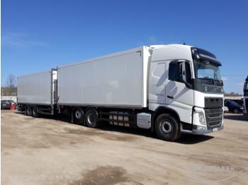 Lastbil med skåp VOLVO FH