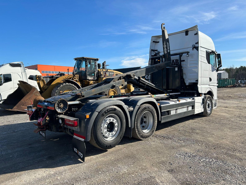 Lastväxlare lastbil MAN TGX 26.510 / TULOSSA