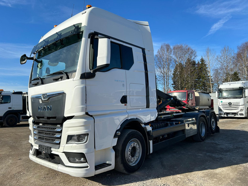 Lastväxlare lastbil MAN TGX 26.510 / TULOSSA
