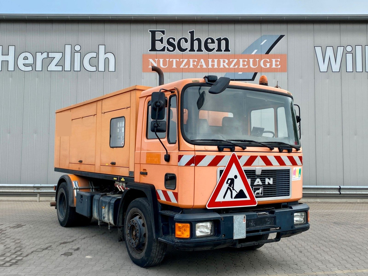 Lastbil MAN 18.272 Polyma Stromaggregat/168kW | 3x Sitze*AHK