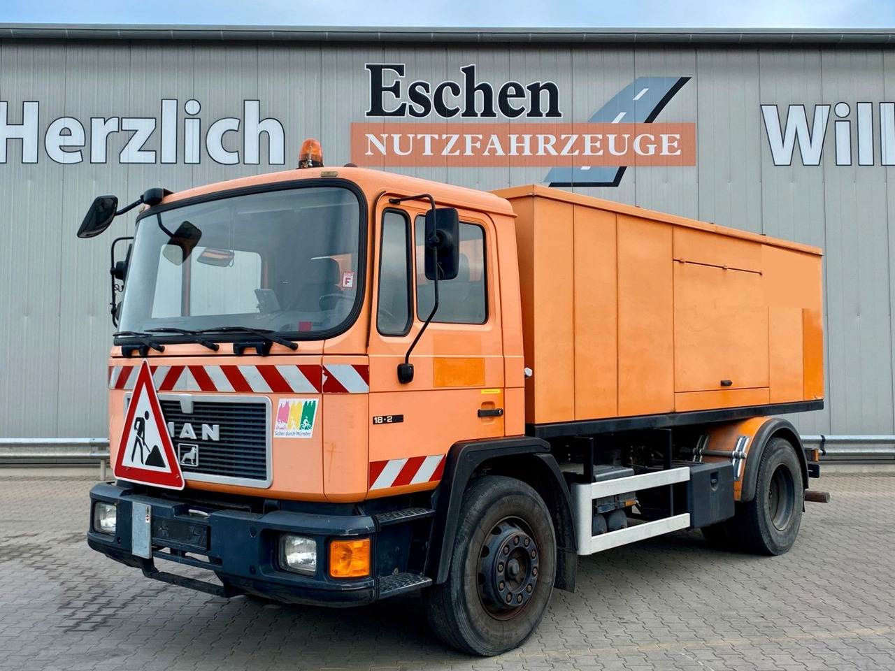 Lastbil MAN 18.272 Polyma Stromaggregat/168kW | 3x Sitze*AHK