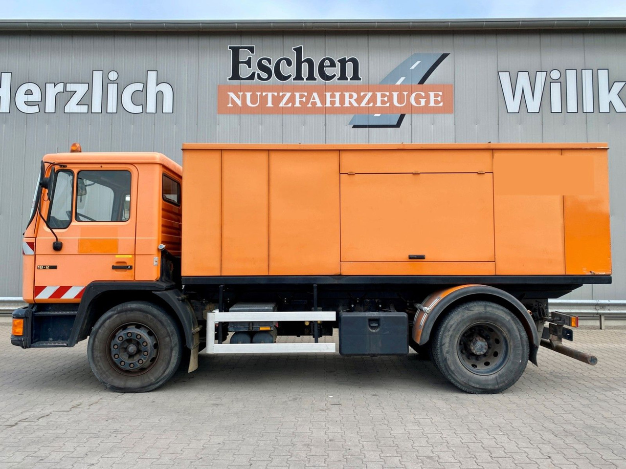 Lastbil MAN 18.272 Polyma Stromaggregat/168kW | 3x Sitze*AHK