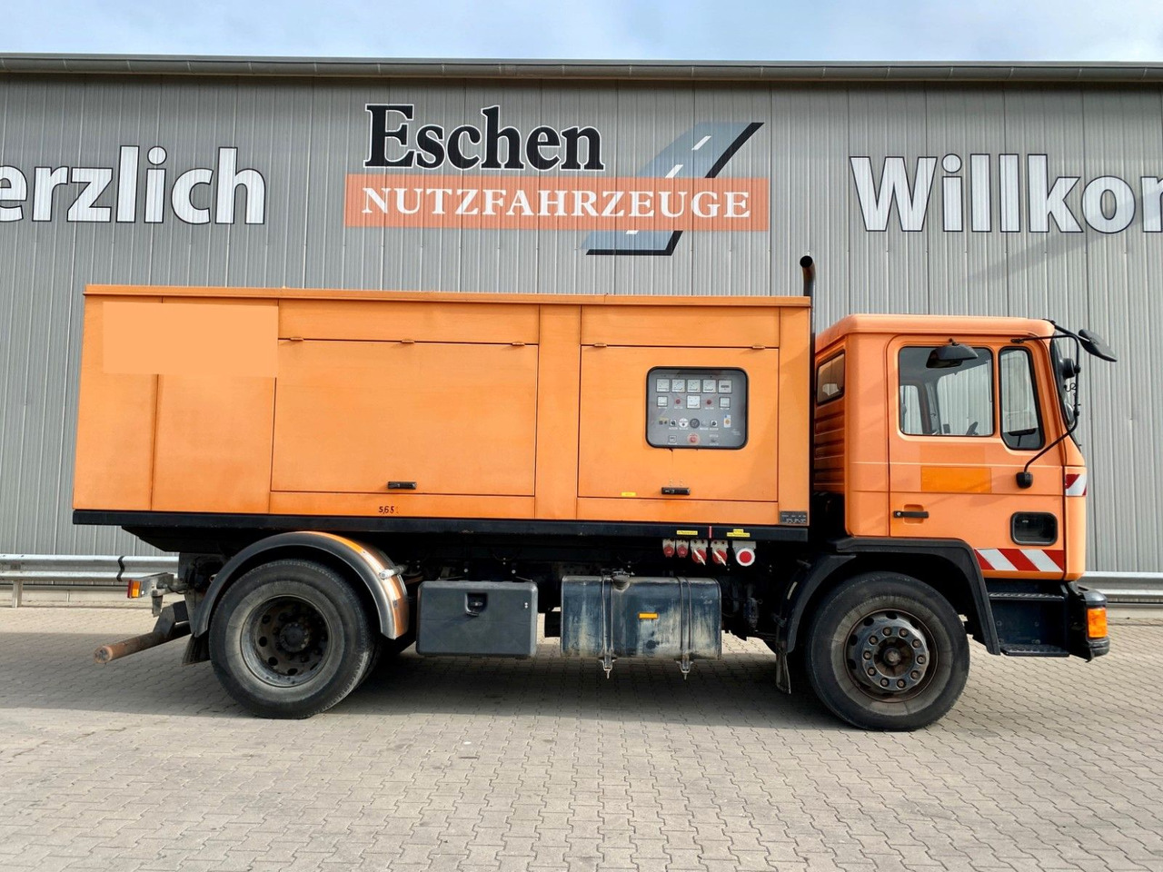 Lastbil MAN 18.272 Polyma Stromaggregat/168kW | 3x Sitze*AHK