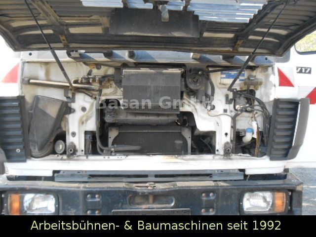 Tippbil lastbil, Kranbil Mercedes-Benz 1717 AK Kipper Allrad mit Kran: bild 17