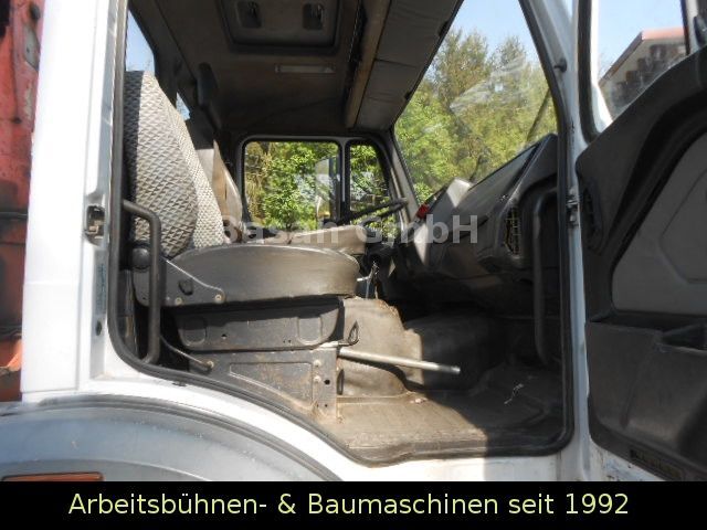 Tippbil lastbil, Kranbil Mercedes-Benz 1717 AK Kipper Allrad mit Kran: bild 23