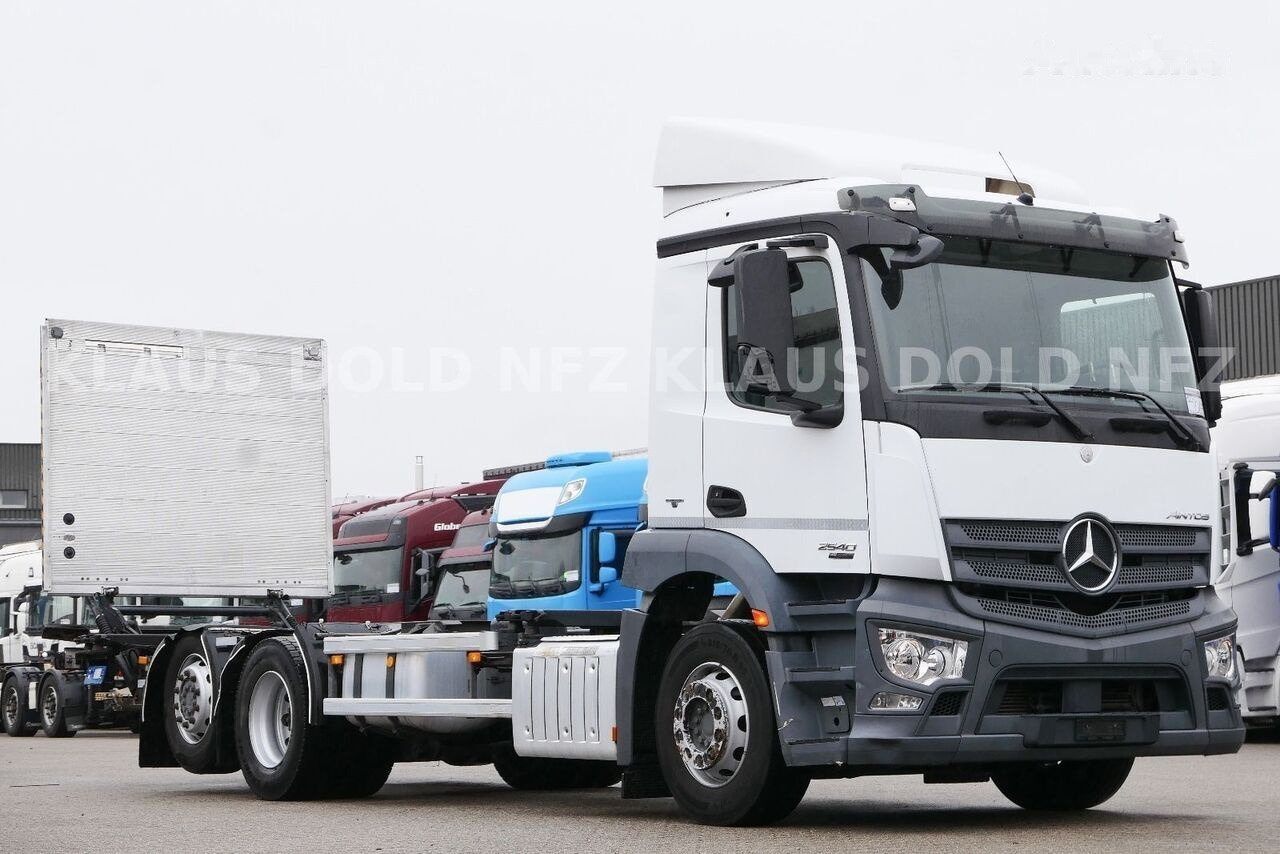 Containerbil/ Växelflak lastbil Mercedes-Benz Actros 2540 6x2 BDF Container truck + tail lift: bild 2