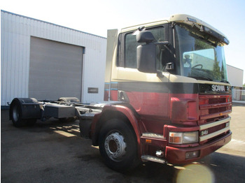 Chassi lastbil Scania 94D 220 , Manual Gearbox and Feulpump: bild 4