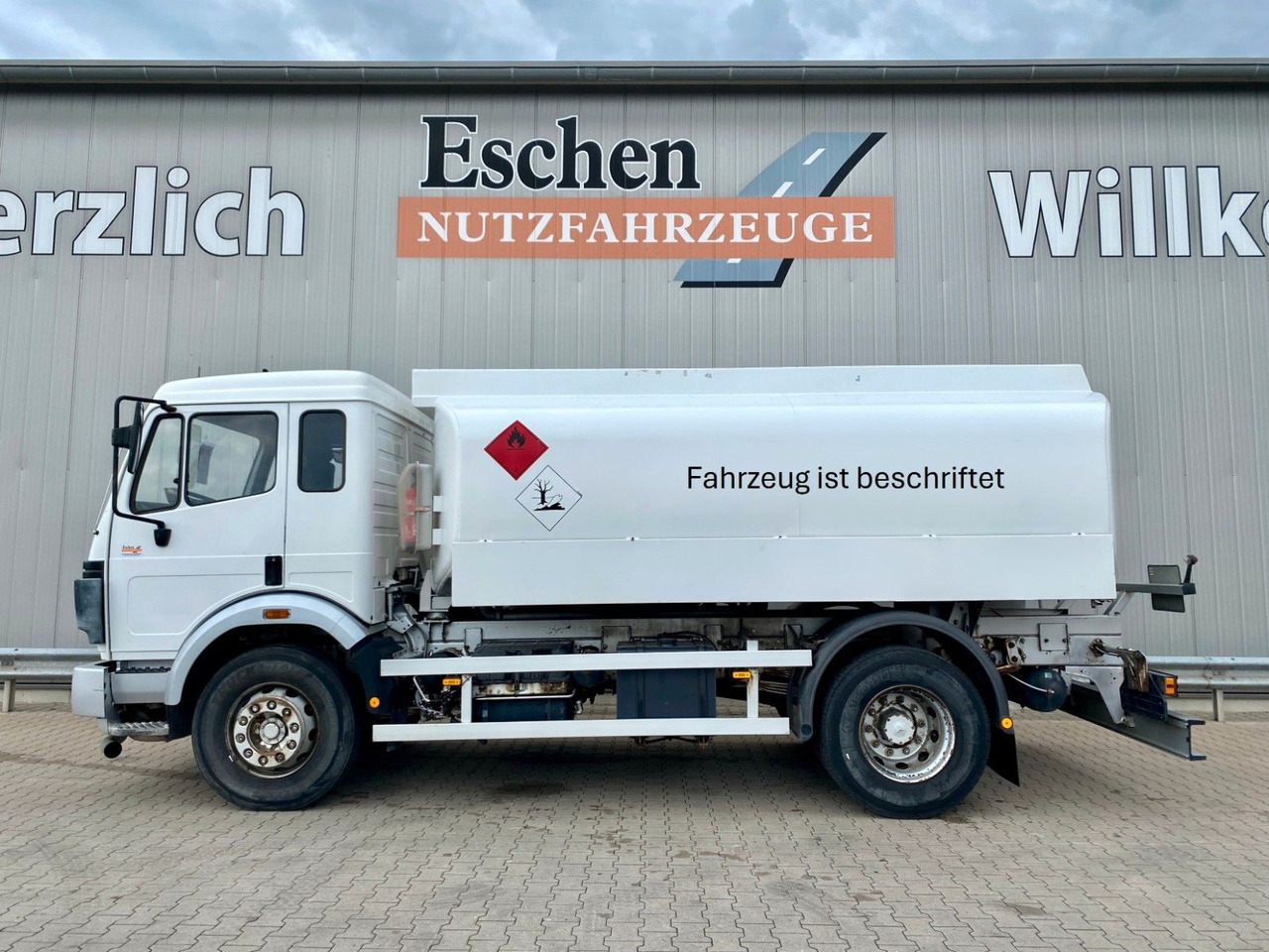 Tankbil Mercedes-Benz 1820 SK | Speier A3*2x Kammern*13.700ltr*Navi
