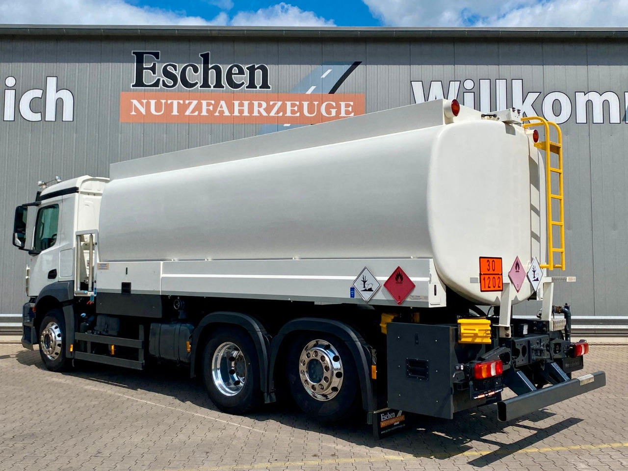 Tankbil Mercedes-Benz 2540 Antos | A3*3x Kammern/20.990ltr*Kamera*Navi