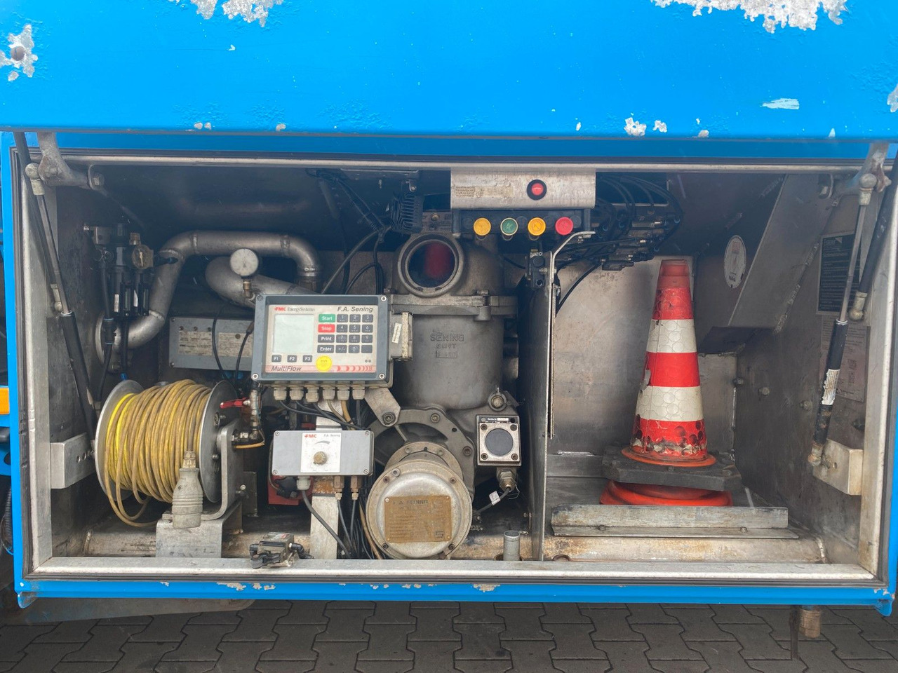 Tankbil Mercedes-Benz Atego 1318 | Esterer A3*7480ltr*AHK*1.Hand