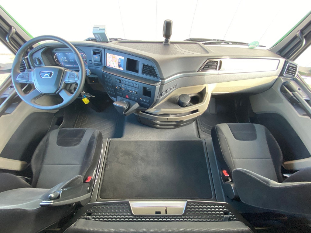Timmerbil MAN TGX 33.580 6x4 BB Kurzholzaufbau / Kran