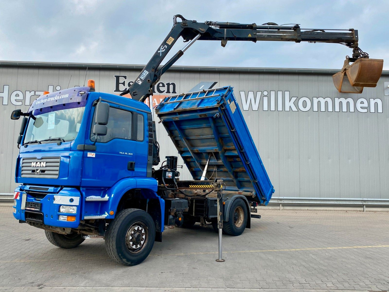 Tippbil lastbil MAN TGA 18.360 4x4H BL*HIAB 122 BS-2*Dautel 3-Seiten MAN TGA 18.360 4x4H BL*HIAB 122 BS-2*Dautel 3-Seiten