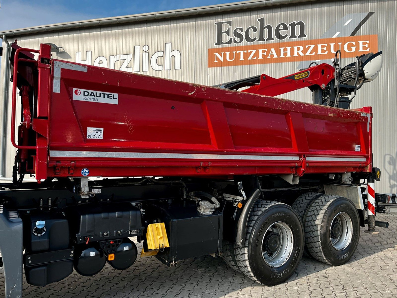 Tippbil lastbil MAN TGS 26.460 6x4BB|Palfinger M12L83 Kran*Bordmatik