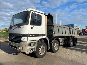 Tippbil lastbil Mercedes-Benz 3235 8X4 MANUAL KIPPER ACTROS