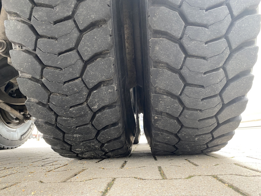 Tippbil lastbil Mercedes-Benz 3345 6x6 Arocs