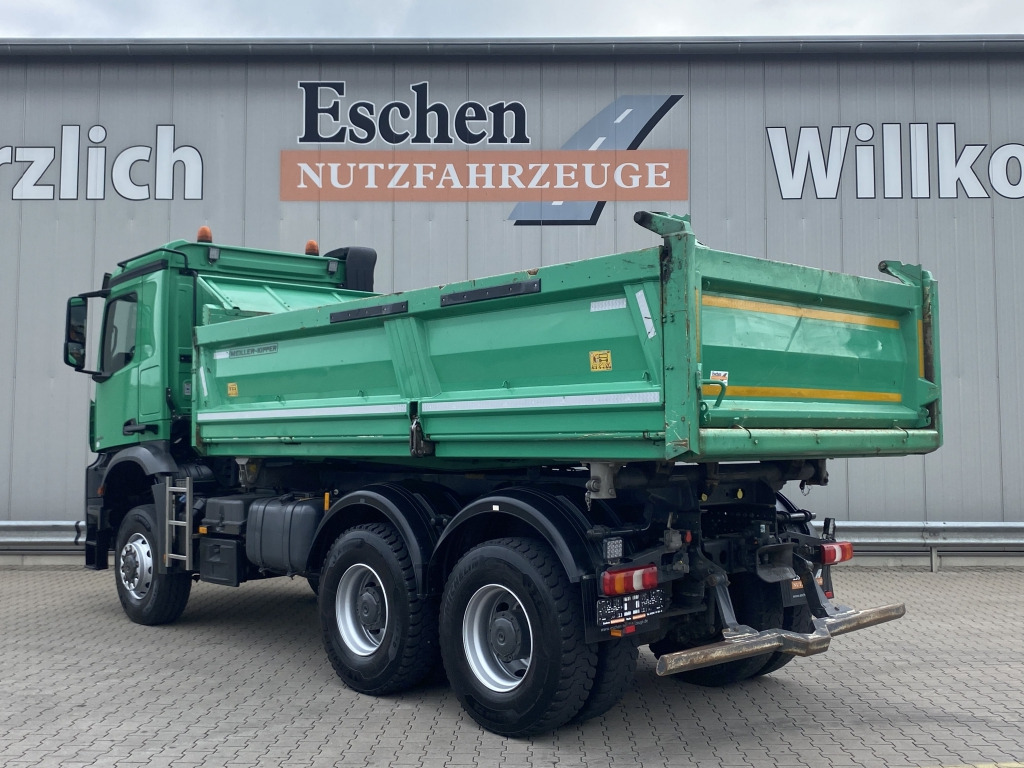 Tippbil lastbil Mercedes-Benz 3345 6x6 Arocs