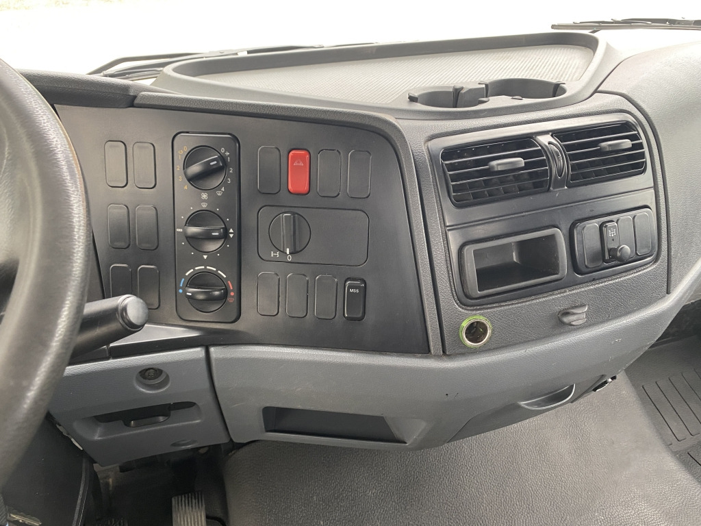 Tippbil lastbil Mercedes-Benz 818 K Atego