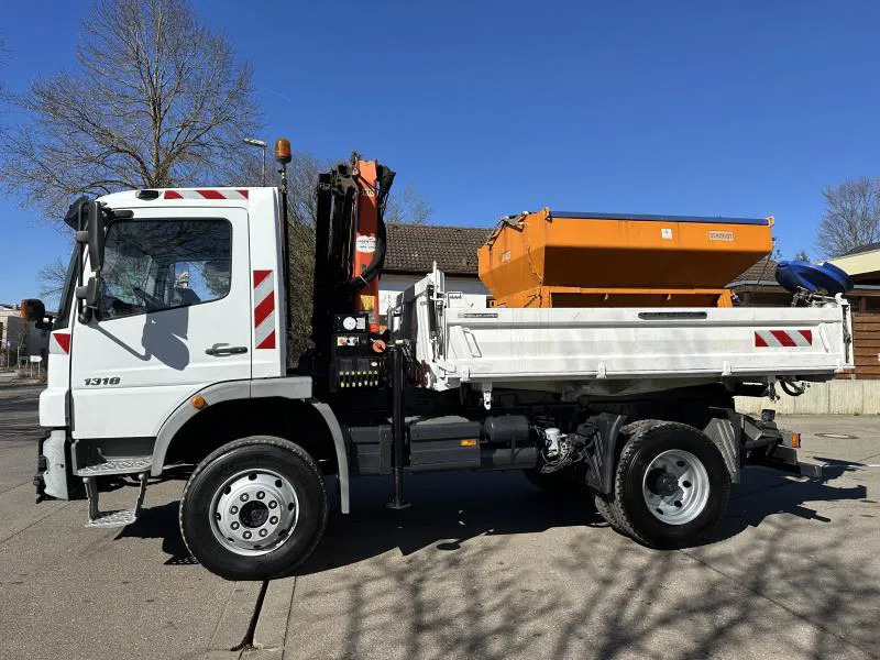 Tippbil lastbil Mercedes-Benz Atego 1318 5 x AK Allrad Kran Palfinger 7001