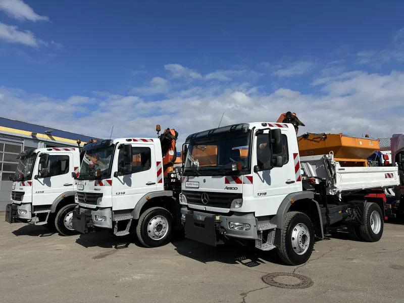 Tippbil lastbil Mercedes-Benz Atego 1318 5 x AK Allrad Kran Palfinger 7001
