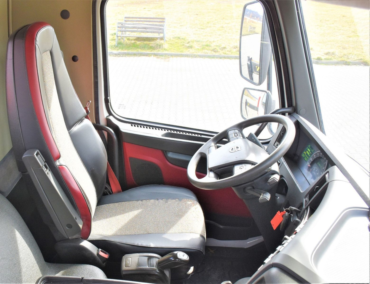 Tippbil lastbil, Kranbil Volvo FMX 420: bild 12